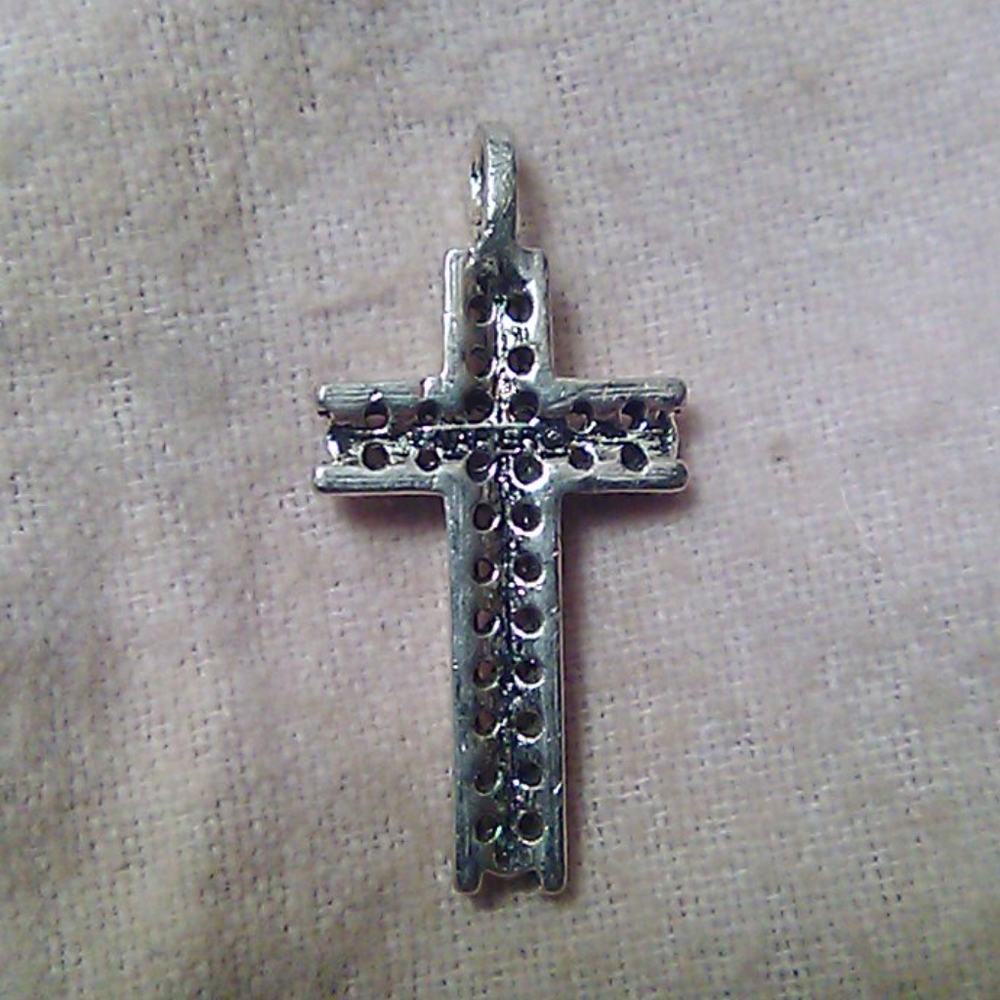 BUNDLE OF CROSS PENDANTS - Picture 8 of 11